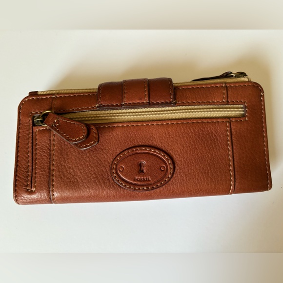 Fossil Leather Wallet in Brown - Picture 2 of 6